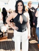 ariel-winter-at-the-glamour-women-of-the-year-2016-5