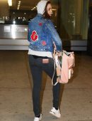 bailee-madison-in-jeans-at-pearson-international-airport-6