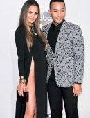 chrissy-teigen-upskirt-at-2016-american-music-awards-la-4