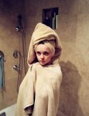 christina-ricci-photoshoot-by-curtis-buchanan-1