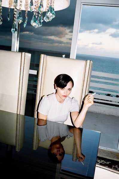 christina-ricci-photoshoot-by-curtis-buchanan-2