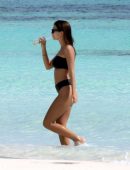 emily-ratajkowski-in-black-bikini-459