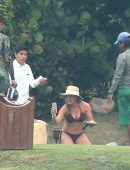 hilary-duff-in-bikini-18