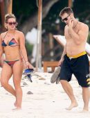 hilary-duff-in-bikini-19
