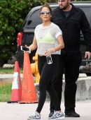 jennifer-lopez-booty-in-tights-503