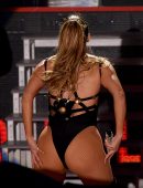 jennifer-lopez-performing-live-in-miami-23