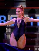 jennifer-lopez-performing-live-in-miami-29