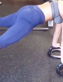 kira-kosarin-working-out-at-the-gym-13