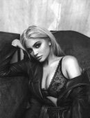 kylie-jenner-in-the-kylie-shop-photoshoot-2016-1