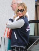 laura-whitmore-outside-itv-studios-in-london-1