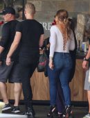 mariah-carey-shopping-on-thanksgiving-day-1