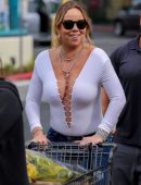 mariah-carey-shopping-on-thanksgiving-day-6