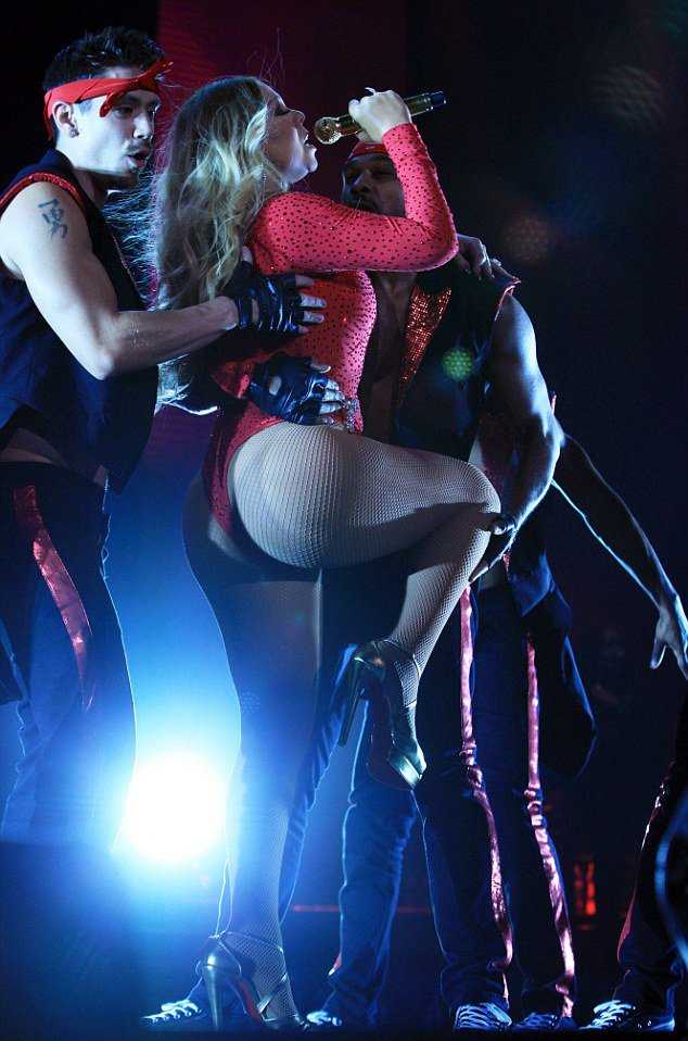 mariah-carey-sweet-sweet-fantasy-tour-15