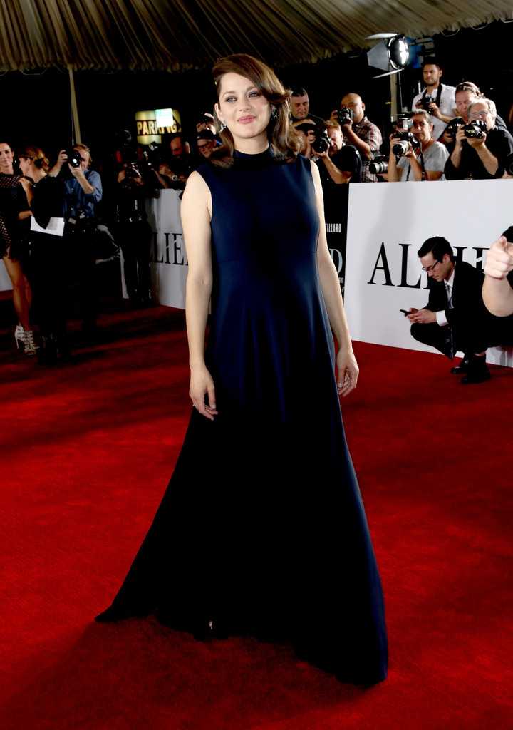 marion-cotillard-at-fan-event-for-paramount-pictures-allied-in-westwood-1