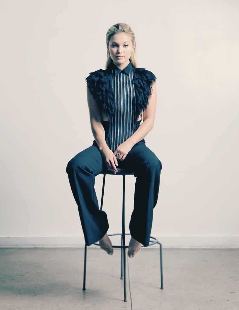 olivia-holt-in-360-magazine-2016-13