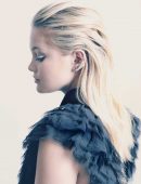 olivia-holt-in-360-magazine-2016-9