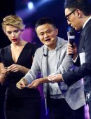 scarlett-johansson-global-shopping-festival-gala-in-shenzhen-china-5