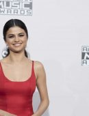 selena-gomez-at-2016-american-music-awards-la-5