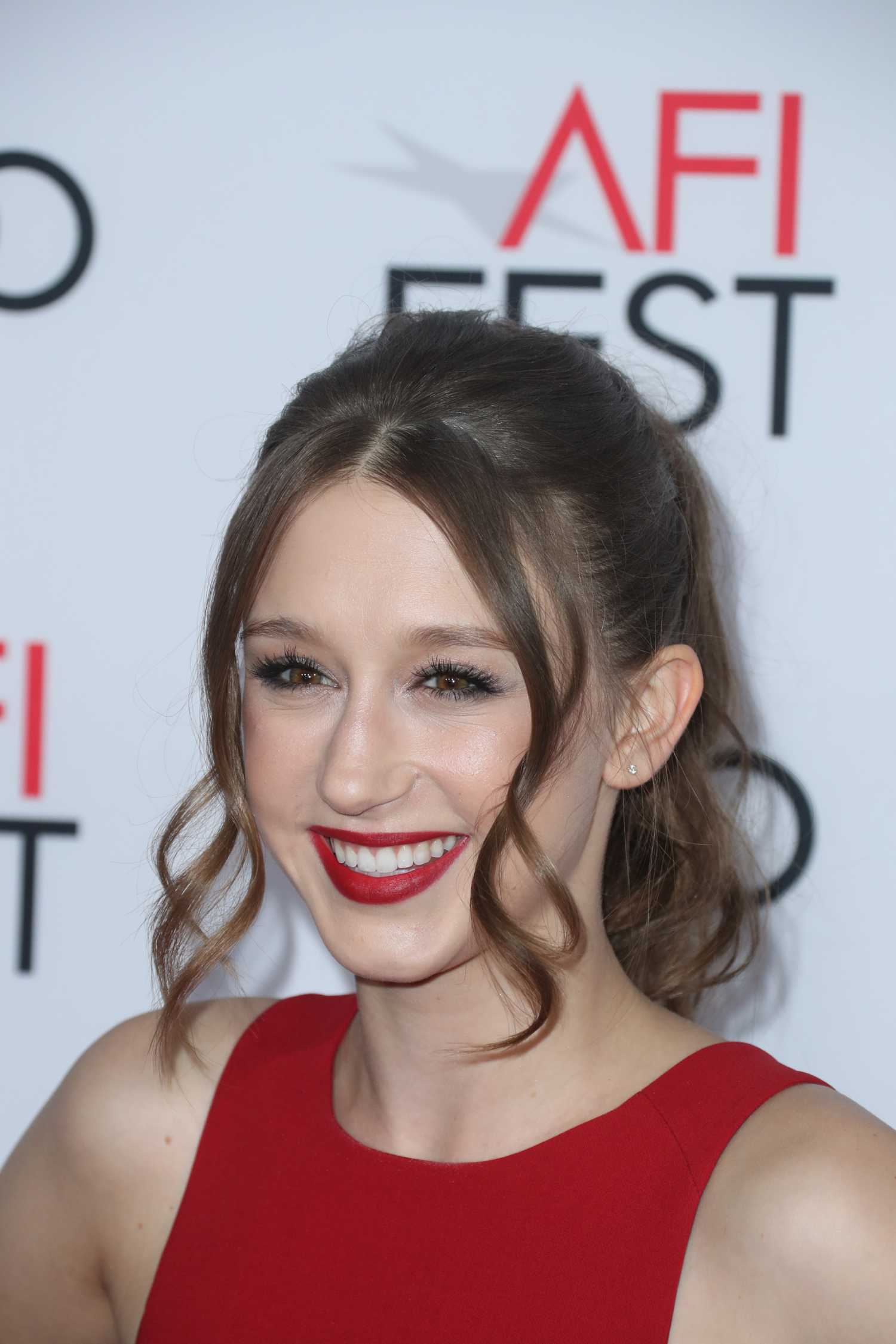 taissa-farmiga-at-rules-dont-apply-premiere-la-7