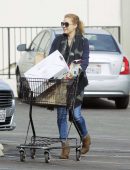 Amy-Adams-Shopping-for-Christmas-Tree-7