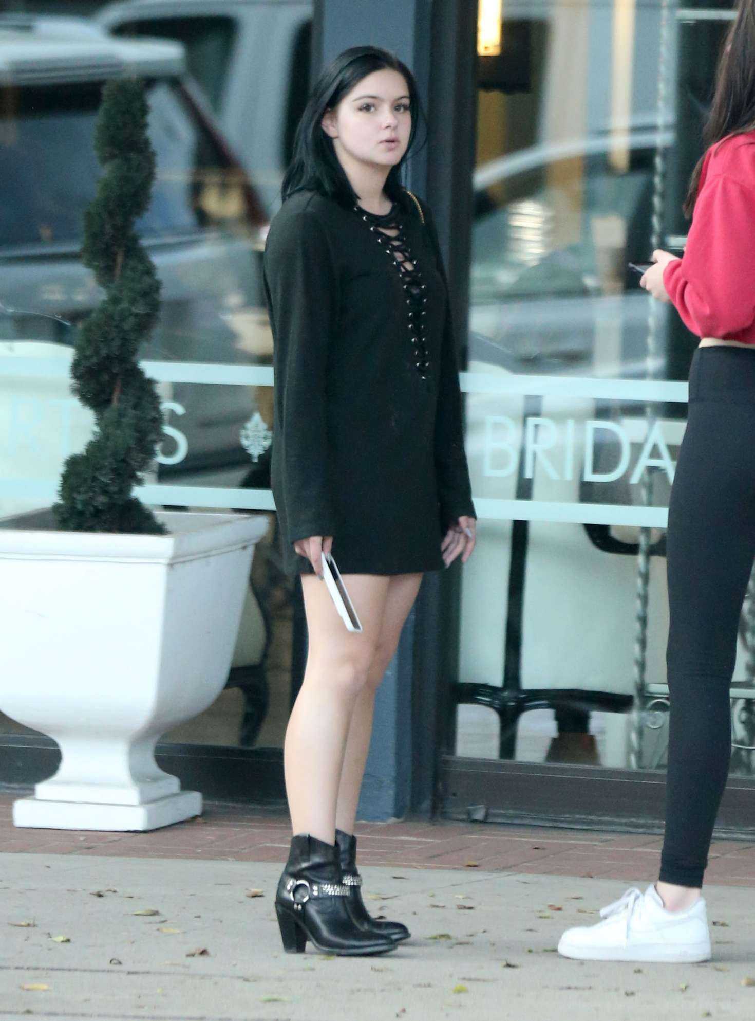 Ariel-Winter-Leggy-907