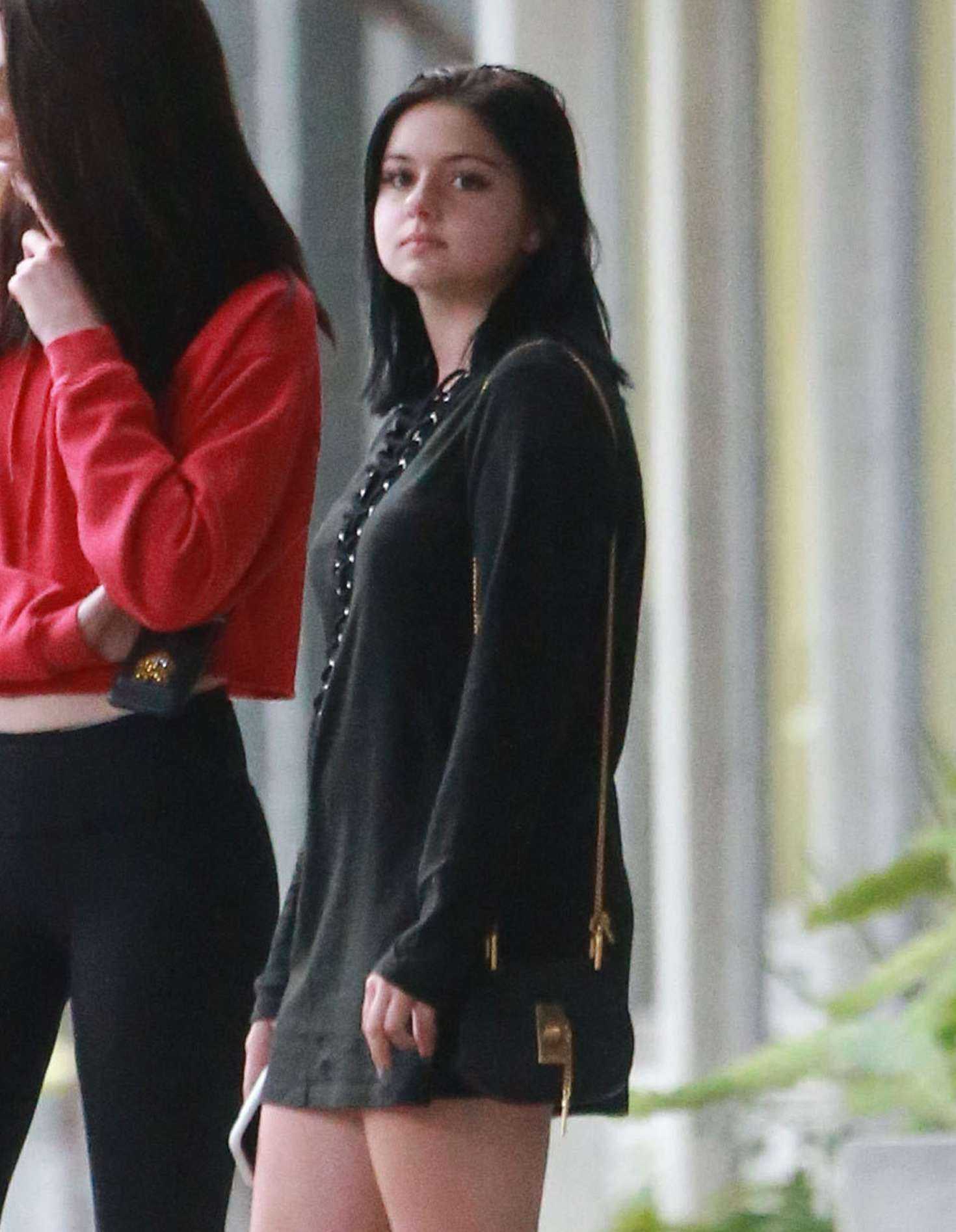 Ariel-Winter-Leggy-908