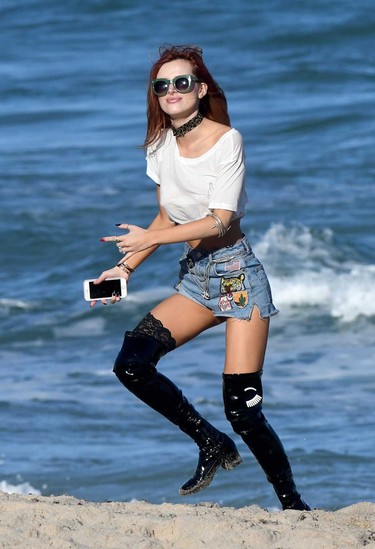 Bella-Thorne-Miami-504