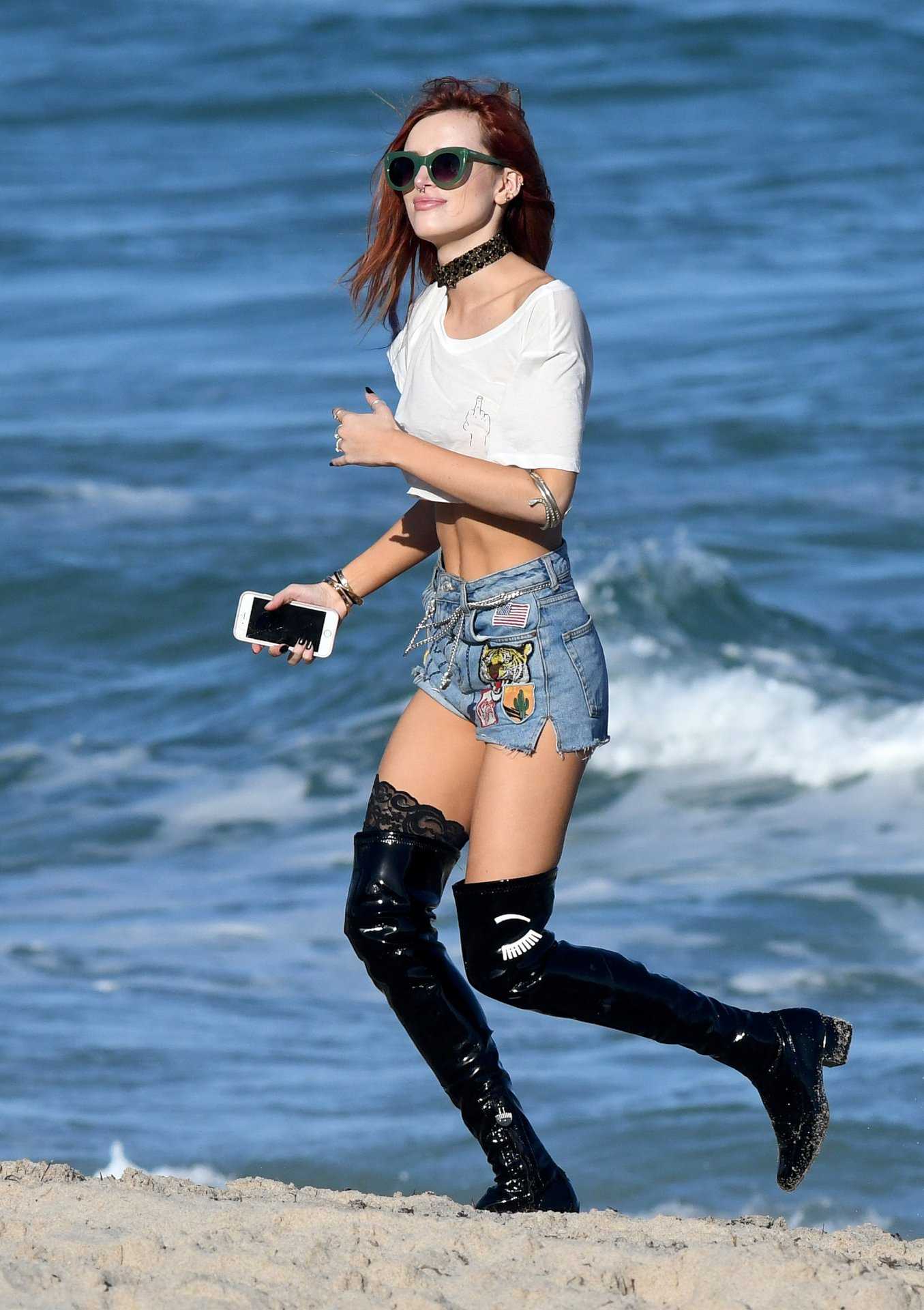 Bella-Thorne-Miami-506