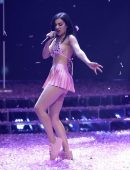 charli-xcx-performing-on-the-x-factor-1