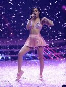 charli-xcx-performing-on-the-x-factor-10