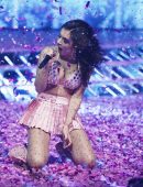 charli-xcx-performing-on-the-x-factor-5