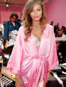 gigi-hadid-at-2016-victorias-secret-fashion-show-in-paris-1