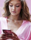 gigi-hadid-at-2016-victorias-secret-fashion-show-in-paris-10