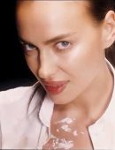 irina-shayk-love-advent-2016-12