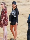 Jessica-Alba-in-Black-Swimsuit-7