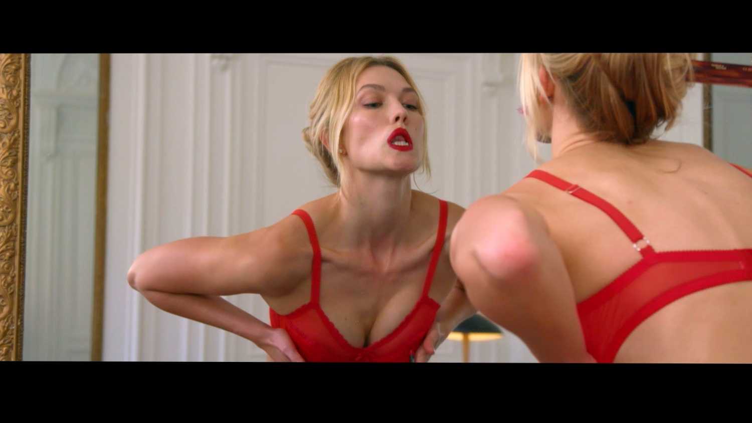 Karlie-Kloss-LOVE-Advent-2016-11