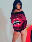 kendall-jenner-love-advent-2016-12