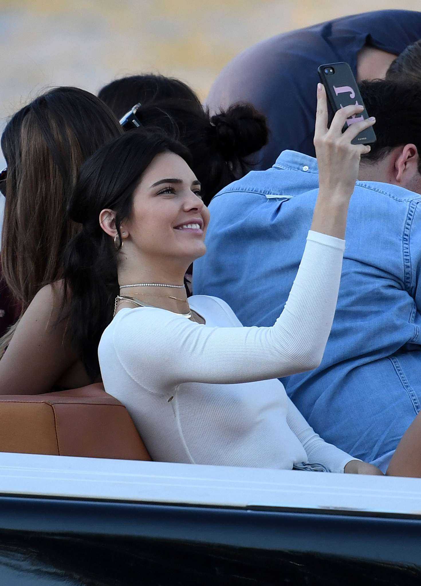 kendall-jenner-in-shorts-3