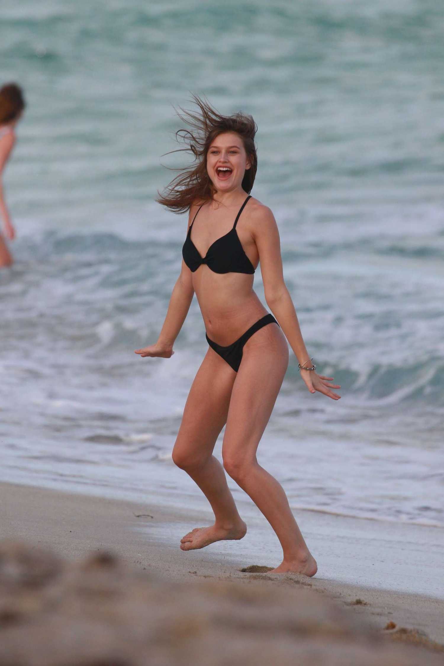 Lexi-Wood-Bikini-Photoshoot-2016-12