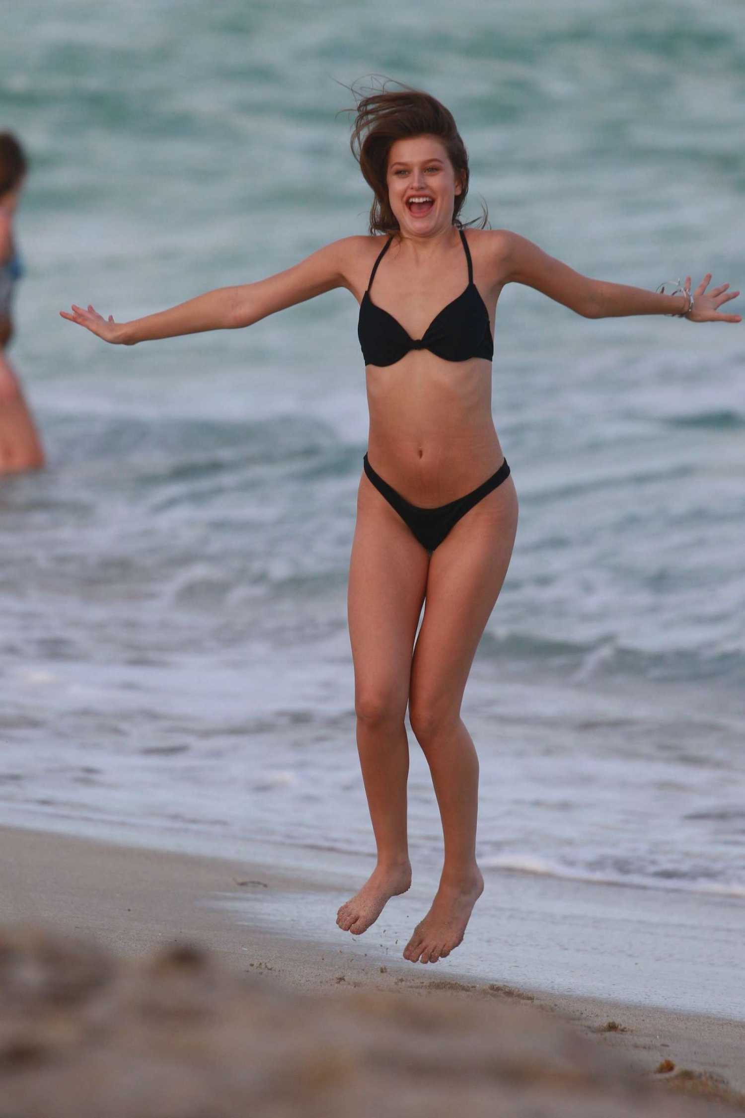Lexi-Wood-Bikini-Photoshoot-2016-15