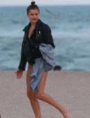 Lexi-Wood-Bikini-Photoshoot-2016-9