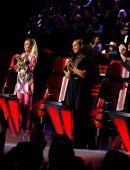 Miley-Cyrus-at-The-Voice-Final-in-Burbank-2