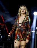Olivia-Holt-Live-in-Sao-Paulo-12