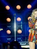 Olivia-Holt-Live-in-Sao-Paulo-5