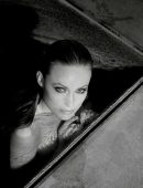 Olivia-Wilde-Photoshoot-by-Lance-Staedler-10