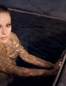 Olivia-Wilde-Photoshoot-by-Lance-Staedler-16