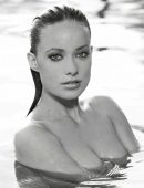 Olivia-Wilde-Photoshoot-by-Lance-Staedler-6
