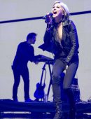 Sarah-Barthel-at-KROQ-Almost-Acoustic-Christmas-6