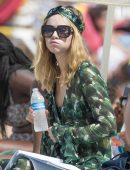 Suki-Waterhouse-614