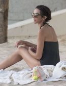 Terri-Seymour-in-Swimsuit-3